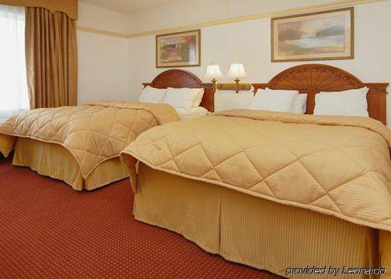 Fairbridge Inn & Suites Cleburne Room photo